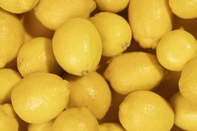 ¿Por qué mis limones están secos por dentro?